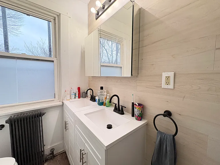 5818 Hobart St #2 — Photo 24