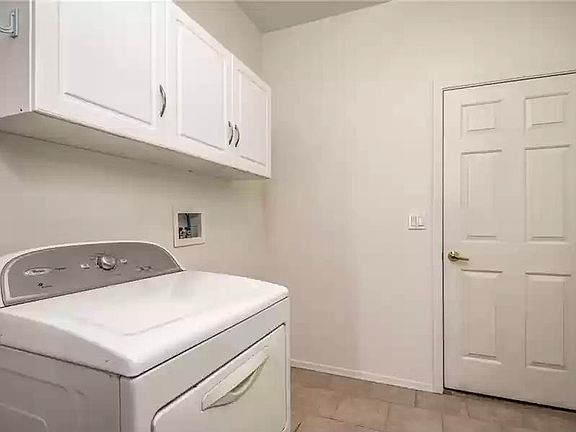 5th image of 3862 Heather Ave