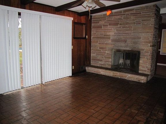 4th image of 222 Satilla Dr