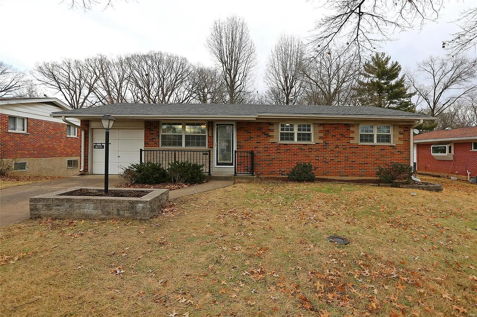 605 Suntide Dr photo 1