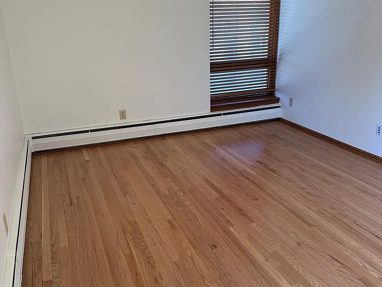 505 E Henry Clay St #204 — Photo 19