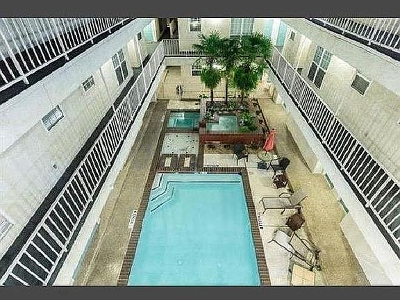 2nd image of 4303 Buena Vista St APT 208
