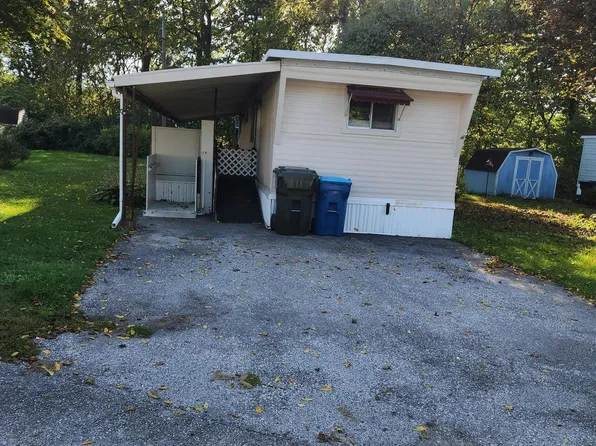 521 Pine Dr, Columbia, PA 17406