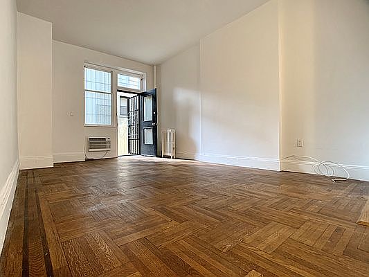4th image of 320 W 105th St APT 1B