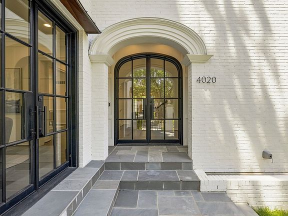 3rd image of 4020 McFarlin Blvd