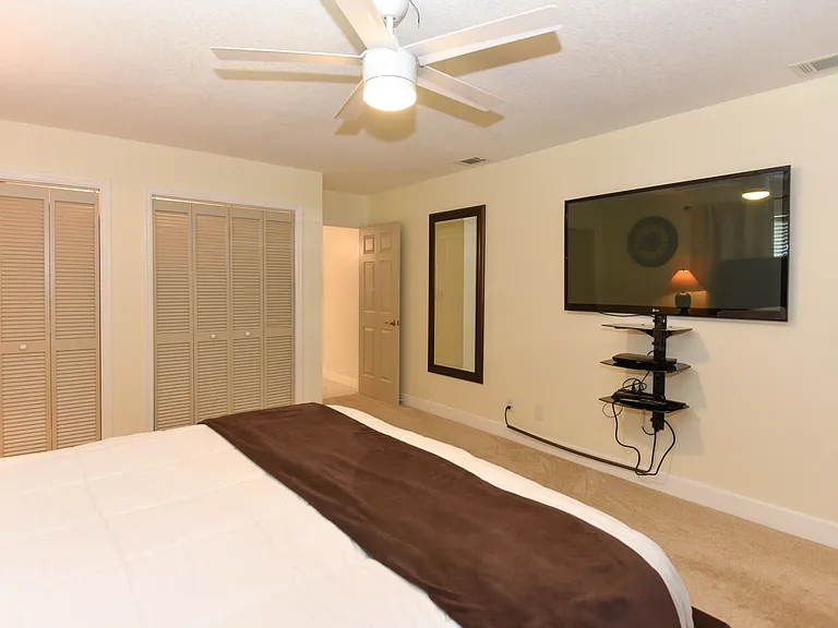 213 Riverbend Rd — Photo 34