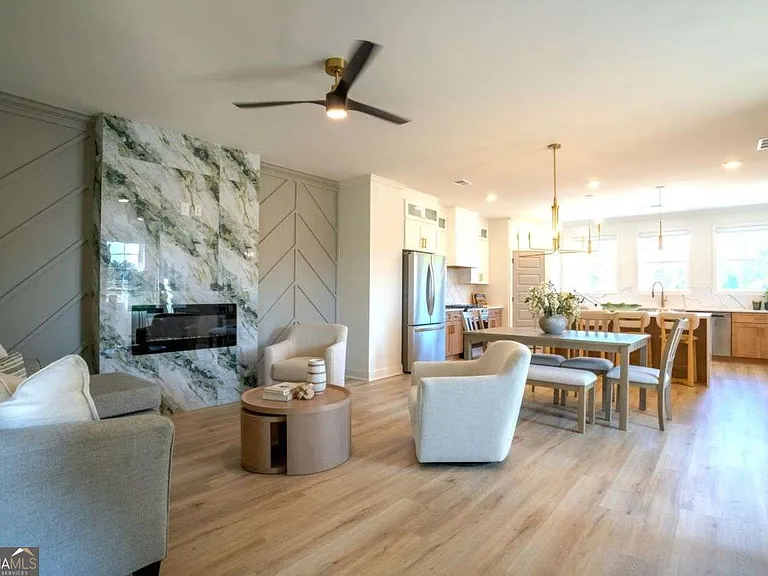 1365 Sydney Oaks Dr #8 — Photo 2