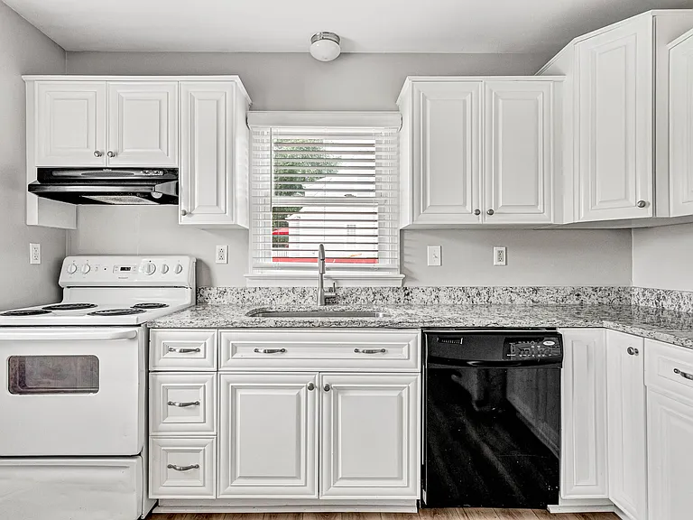 6402 Sledds Lake Rd — Photo 10