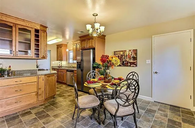 812 Coakley Dr — Photo 16