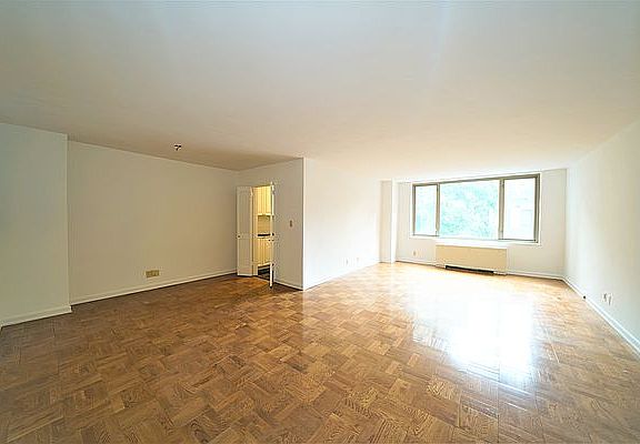 4th image of 160 E 84th St APT 5C