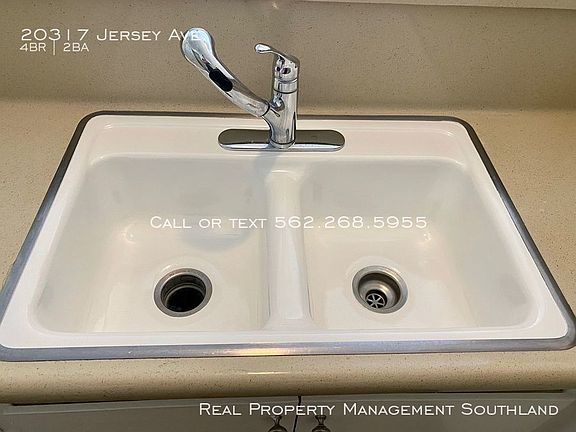 4th image of 20317 Jersey Ave