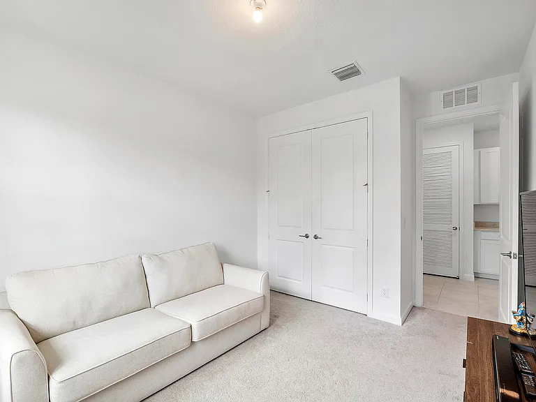 1325 Haywagon Trl — Photo 27