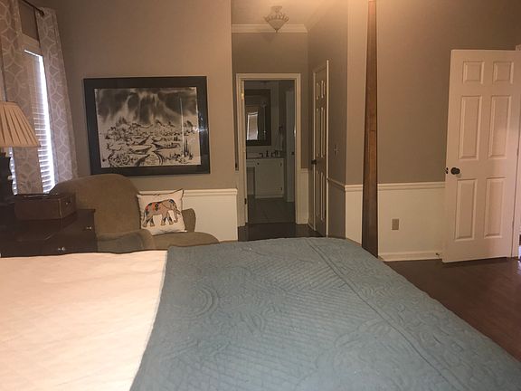 4th image of 42 Dogwood Dr
