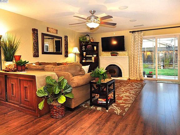 4th image of 5508 Shorehaven Cir