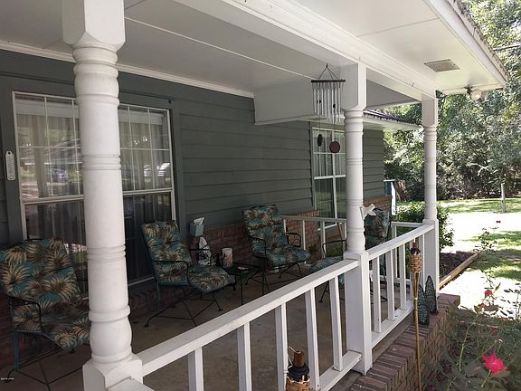 2nd image of 1001 Scenic Hill Cir