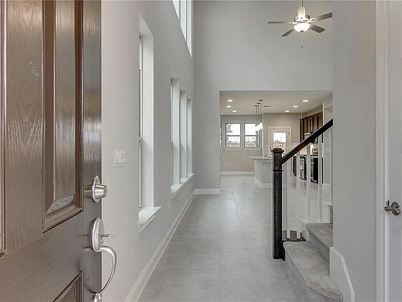 3rd image of 9205 Gynerium Dr