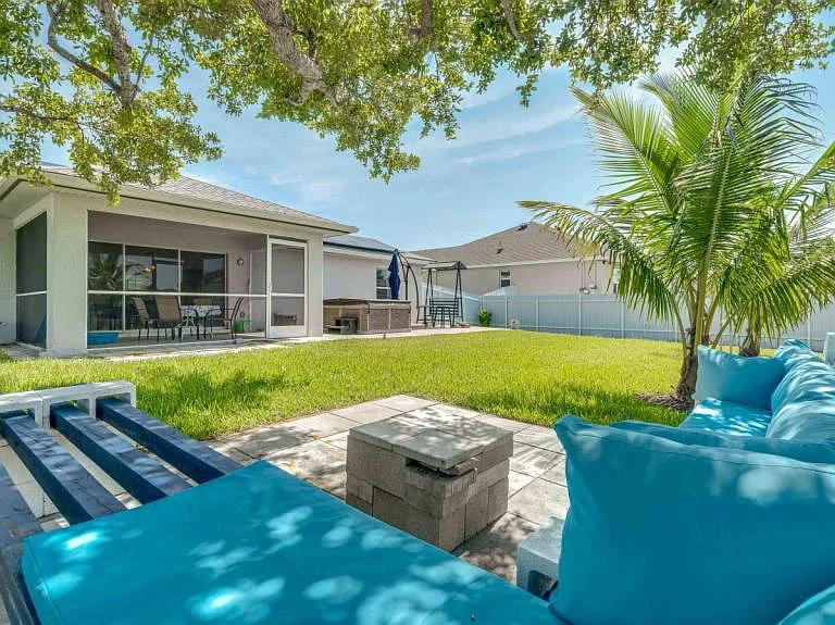 3322 NW 5th Ter — Photo 38