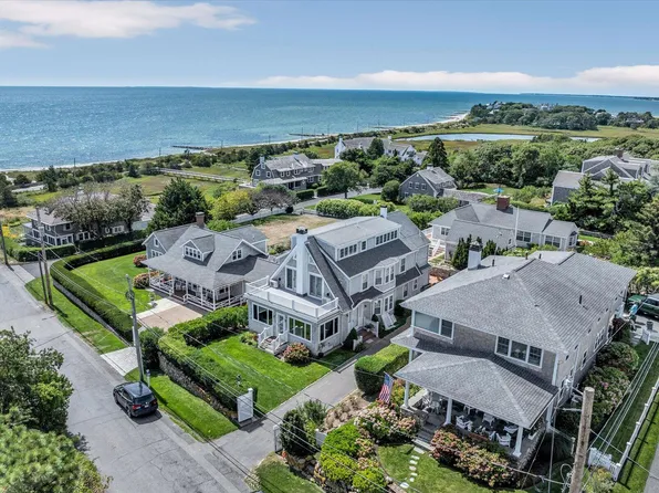 9 Hawthorne Avenue, Hyannis Port, MA 02647