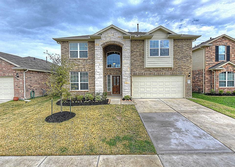 1st image of 12042 Rockridge Falls Dr