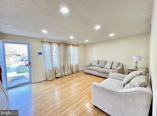 8679 Hickory Ridge Ct, Springfield, VA 22153