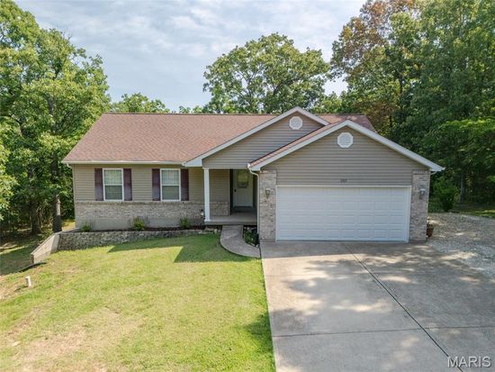 205 Summer Set Dr, De Soto, MO 63020