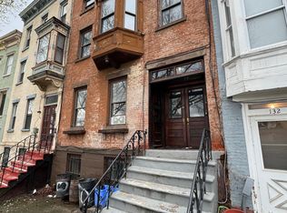 130 Hamilton St FLOOR 3, Albany, NY 12207