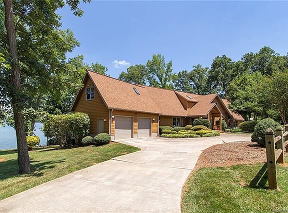 4th image of 186 Fawn Ln