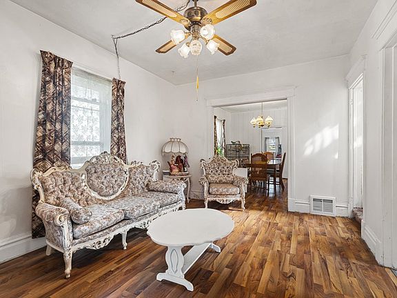 4th image of 1305 Elm St