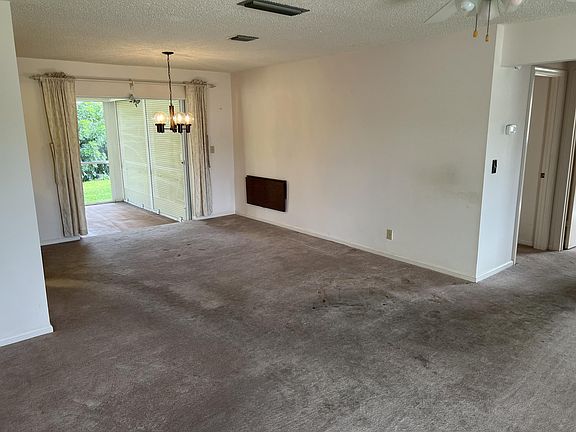 4th image of 3641 Quentin Ave