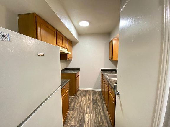 4th image of 1004 Allena Dr