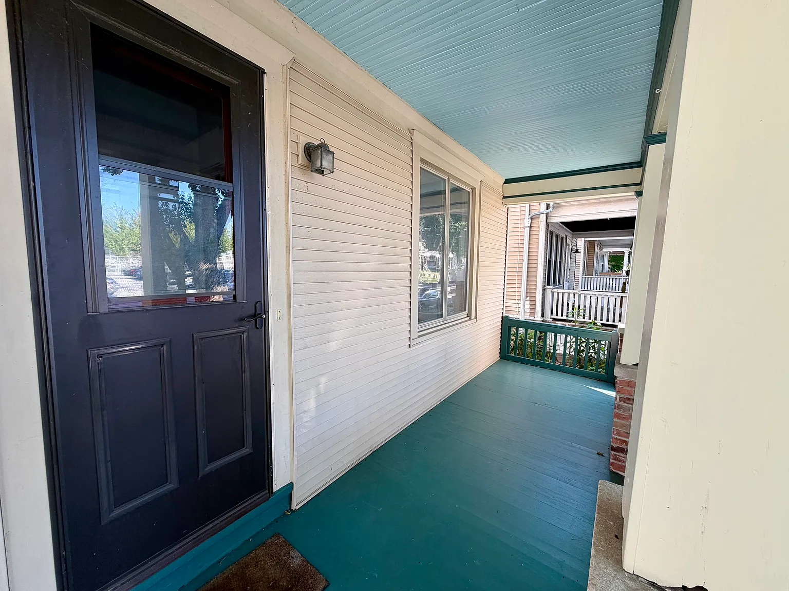 2 bed, 800 sqft, $1,600 — Photo 2