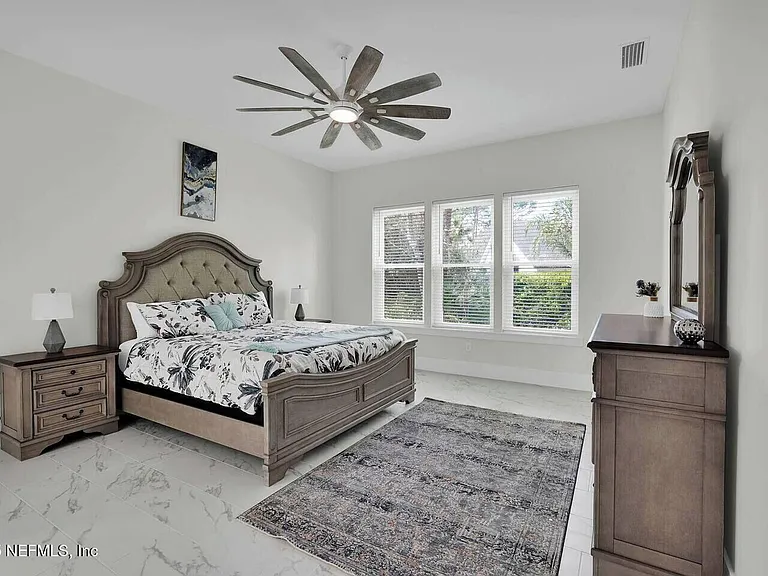 586 A1a N — Photo 14