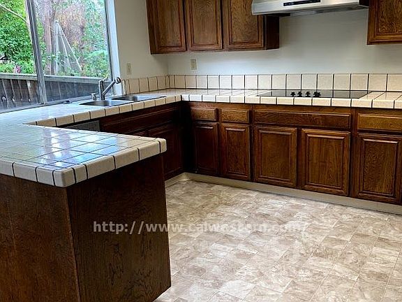 5th image of 6968 Rockton Ave