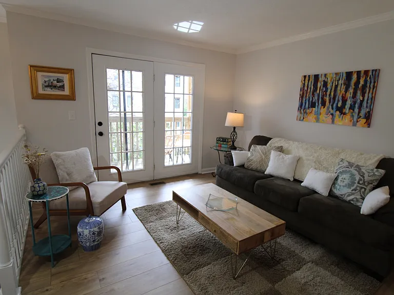 515 Chesterfield Ave #D — Photo 1
