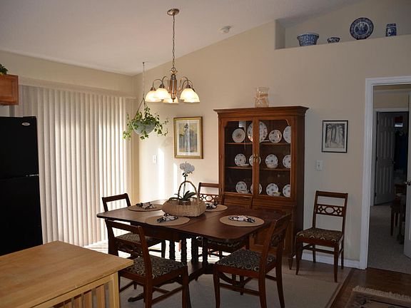 5th image of 1740 Evergreen St