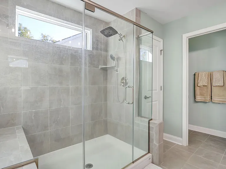 815 Waterways Pkwy S — Photo 11