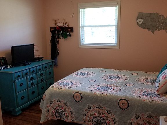 1st guest bedroom 