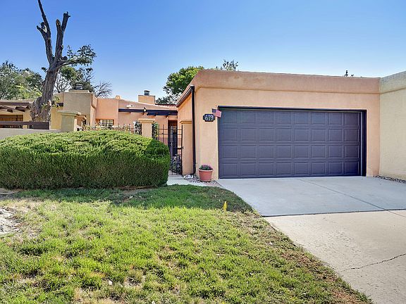 2nd image of 619 Meadow Green Ct SE
