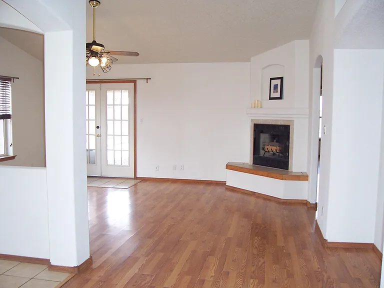 109 Link Ave W — Photo 3