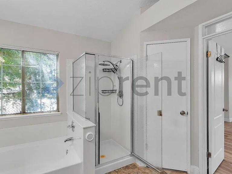 1240 Litchfield Ave — Photo 29