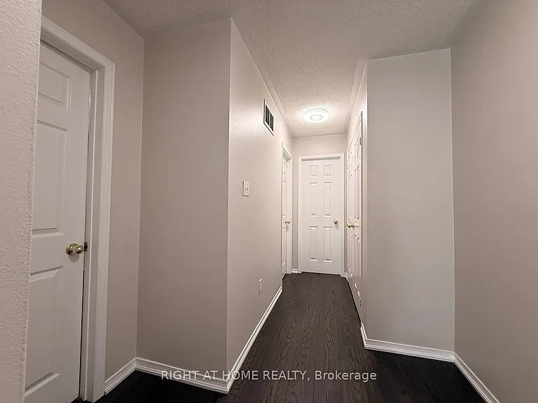 746 Walpole Cres #UPPER — Photo 17