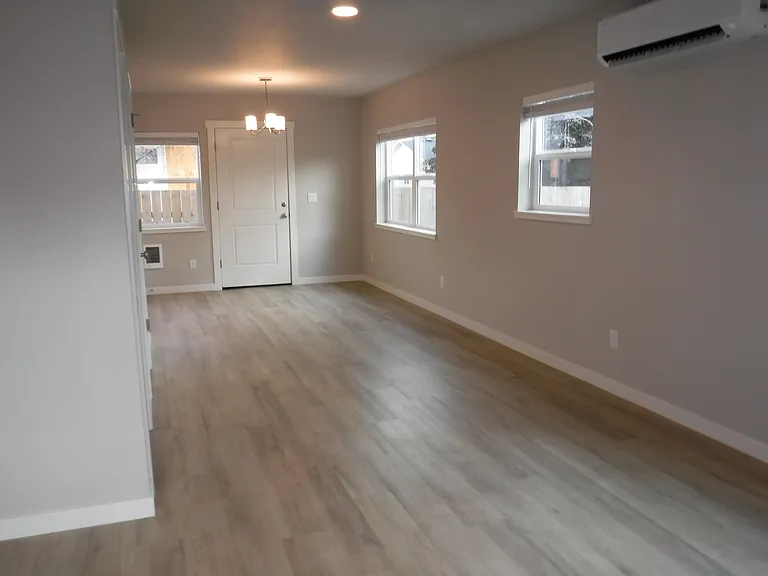 5295 Chehalis Dr N — Photo 5
