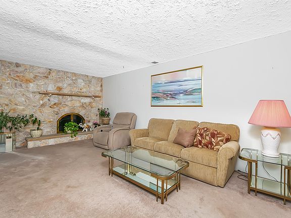 5th image of 28 Standish Pl