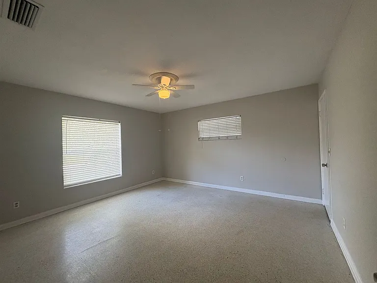 719 Kewannee Trl — Photo 20