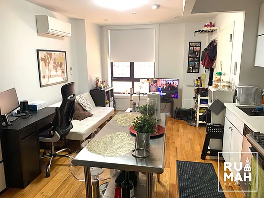 Rented by Rumah Realty Inc | media 19