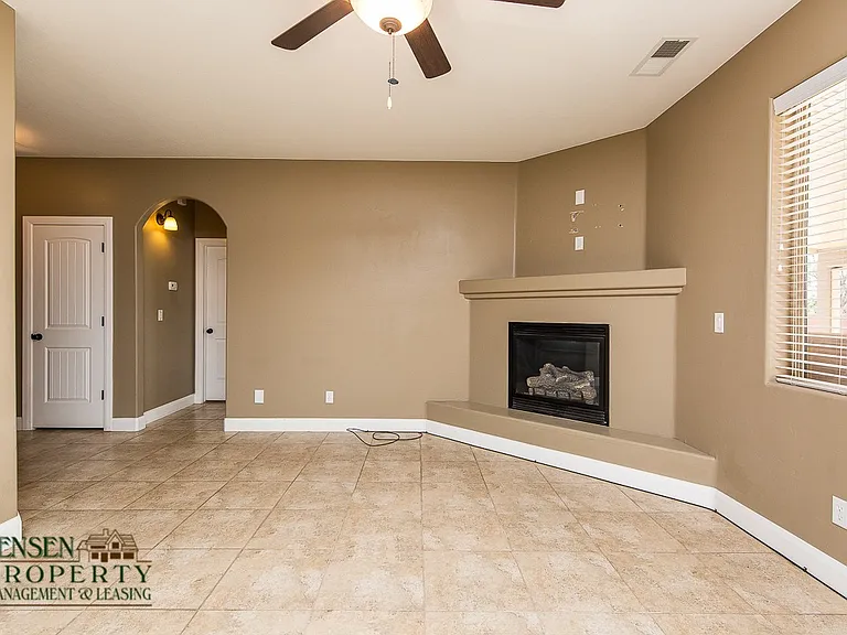 389 N 1270 W — Photo 6
