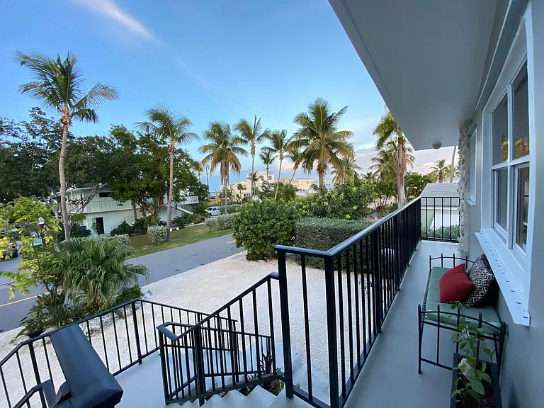 402 Coconut Dr — Photo 37
