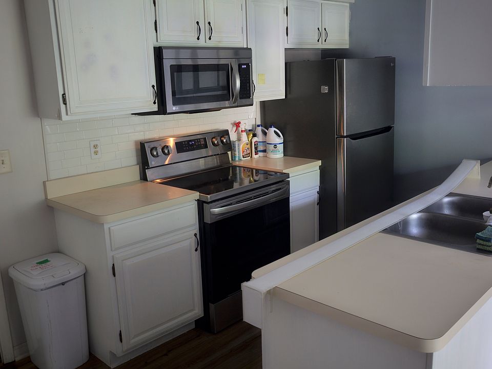 1st image of 324 Lexington Ave