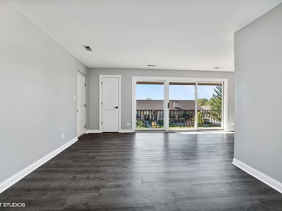 3rd image of 16043 Eagle Ridge Dr APT 3N