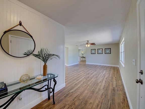 Front Entry/Living room